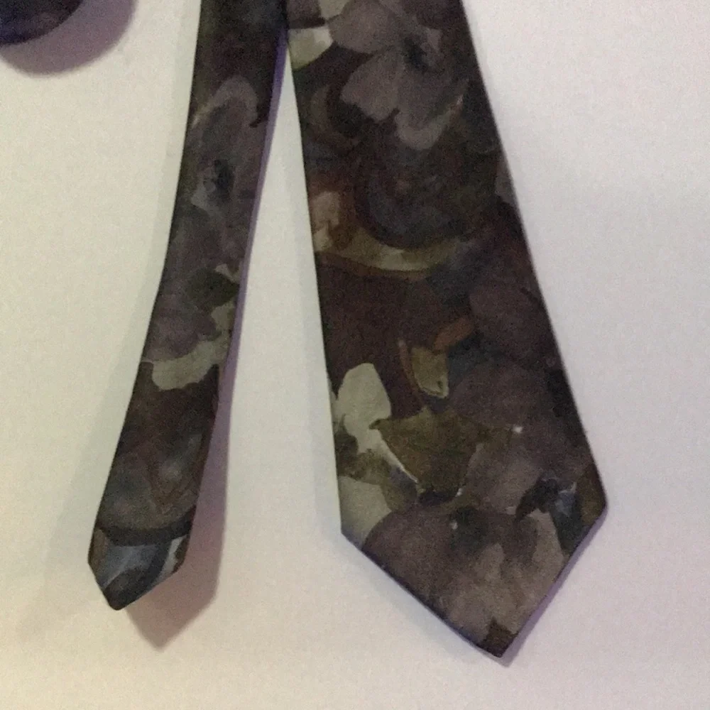 Purple Floral Tie - Picture 4 of 10